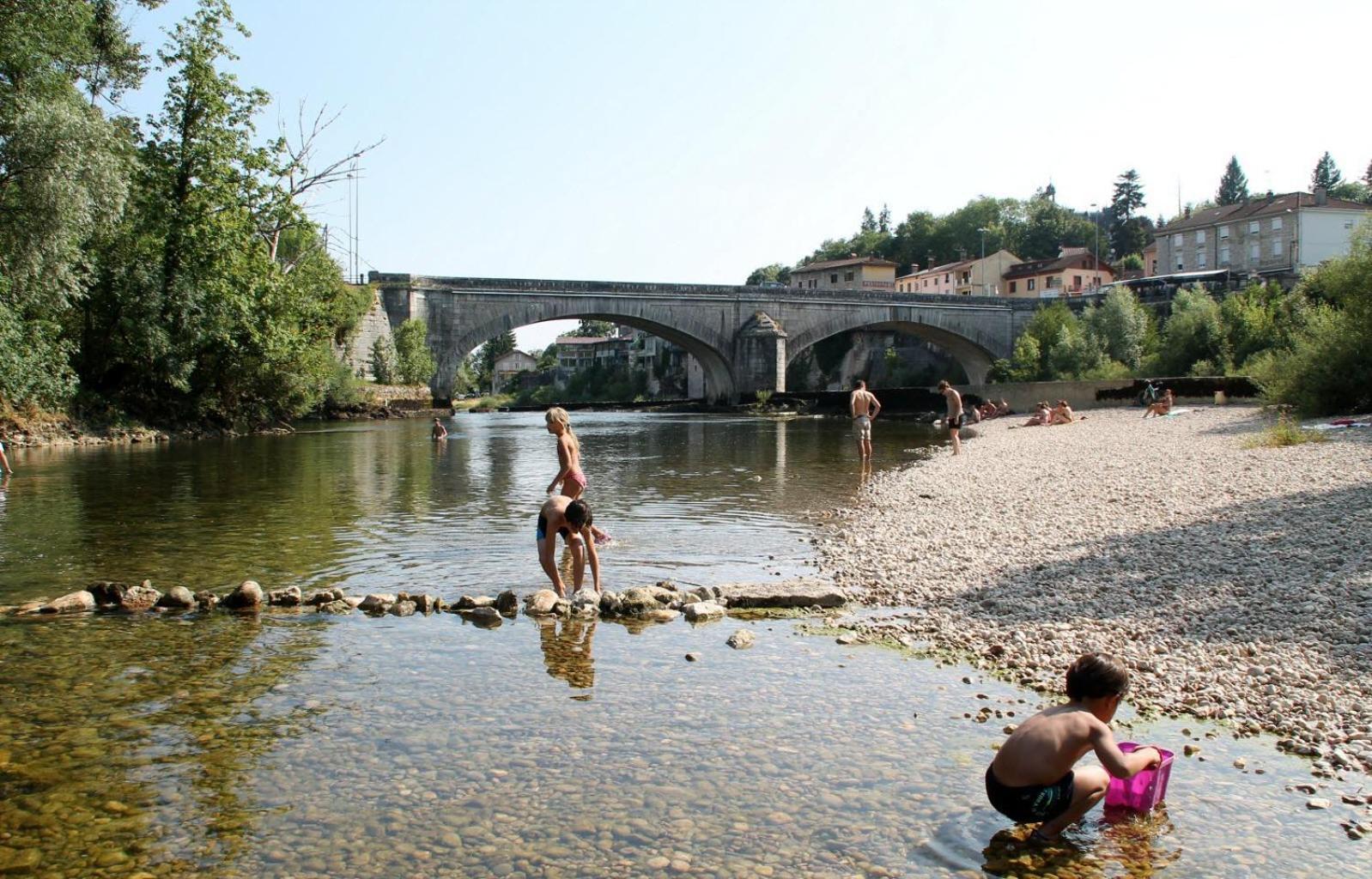 Gite L Ainstant A 2 Pas De La Riviere, Proche Cnpe Et A42 Neuville-sur-Ain エクステリア 写真